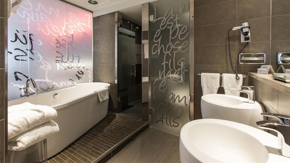 Hotel Carlton Room