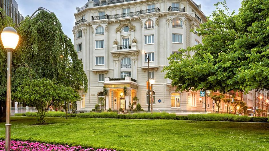 Hotel Carlton Exterior