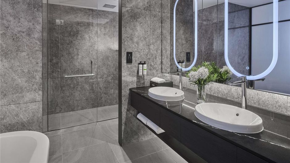 Pullman Singapore Hill Street Suite