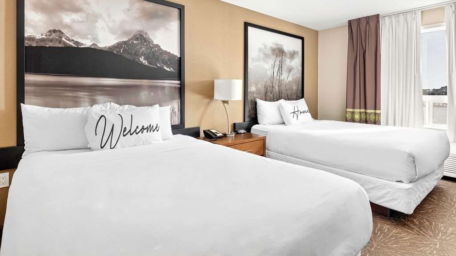 Home Inn & Suites Lloydminster Room