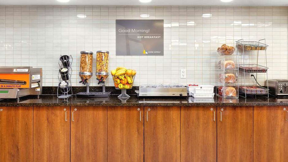 Home Inn & Suites Lloydminster Restaurant