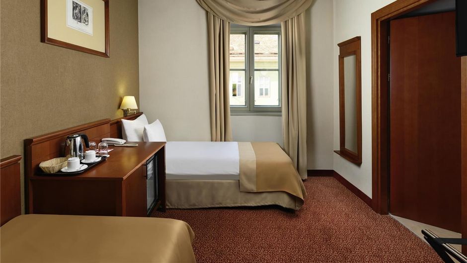 Mercure Magyar Kiraly Hotel Room