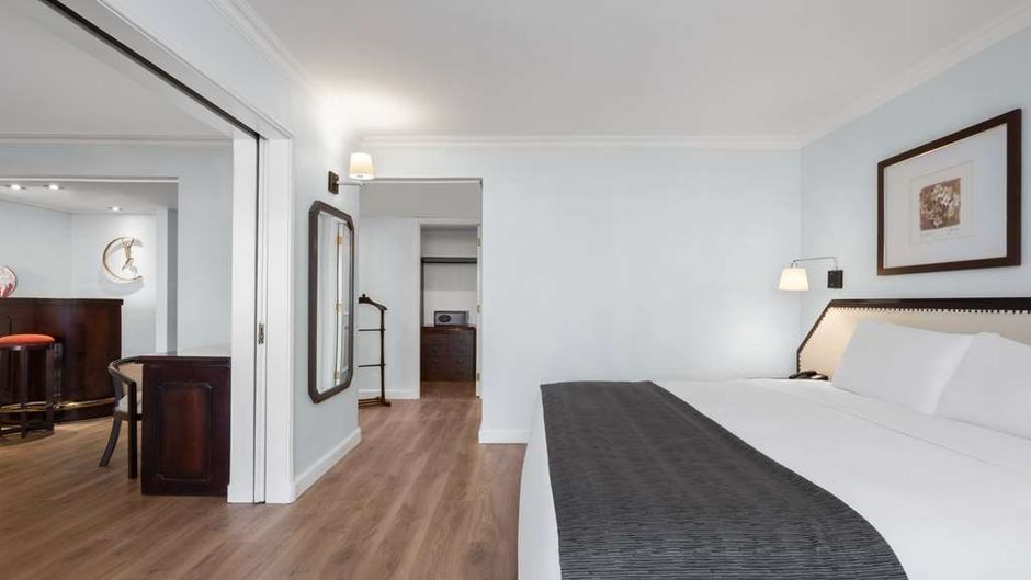 Wyndham Garden Santiago Kennedy Hotel Suite