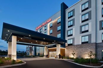 Hampton Inn & Suites by Hilton