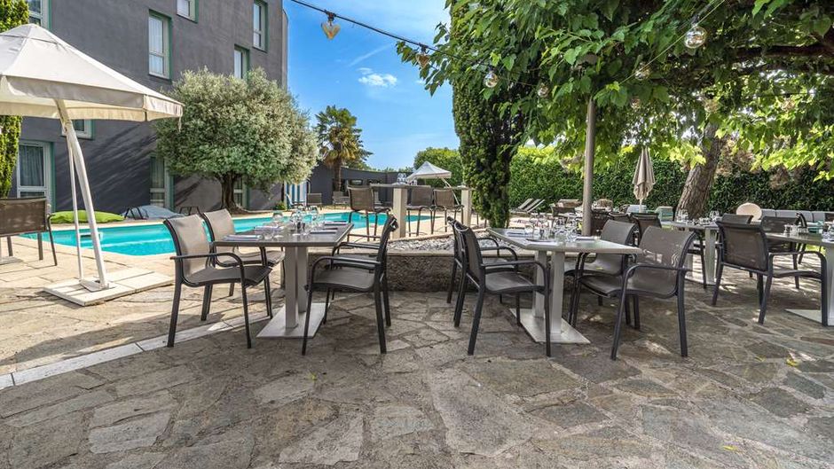 PoMo Hotel & Restaurant Pool