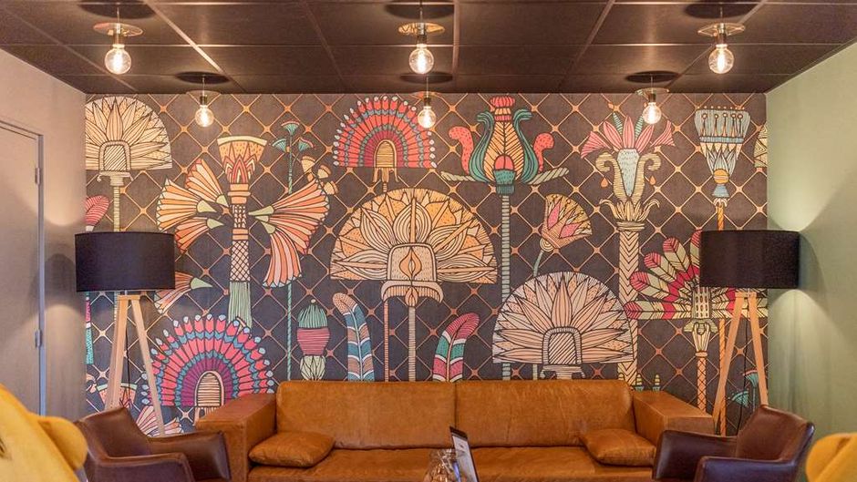 PoMo Hotel & Restaurant Lobby