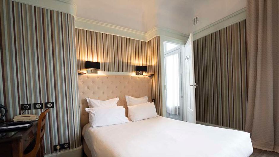 Le Grand Hotel Room