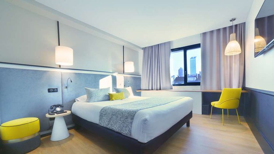 Le Roosevelt Hotel Room