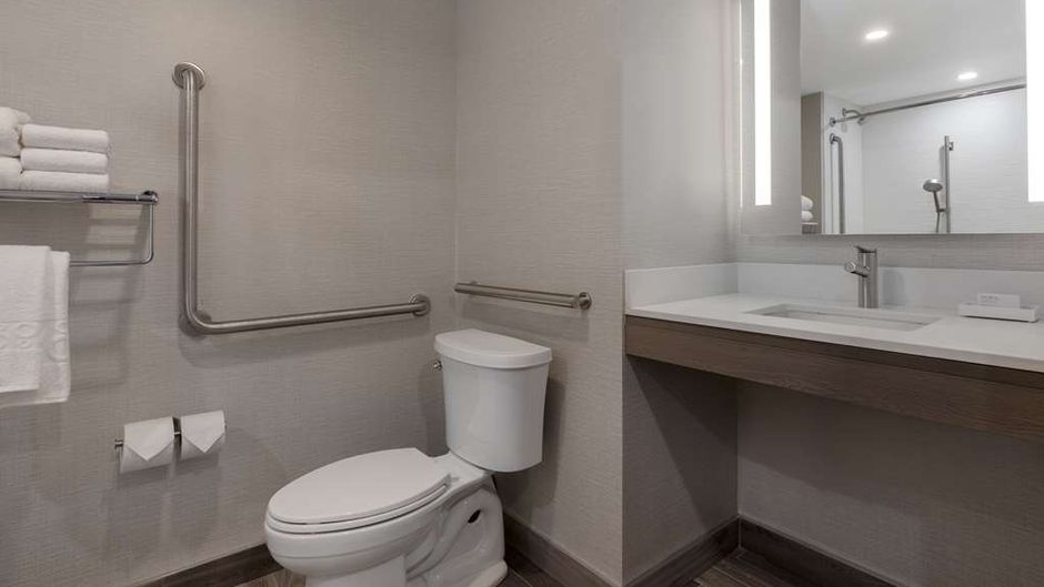 Home2 Suites by Hilton Kingston Room