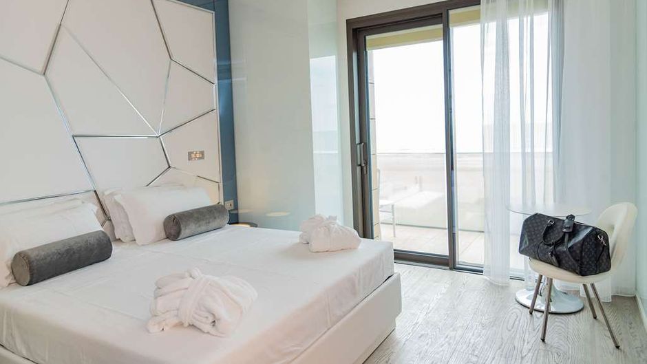Promenade Hotel Room