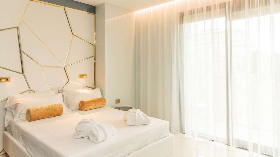 Promenade Hotel Room