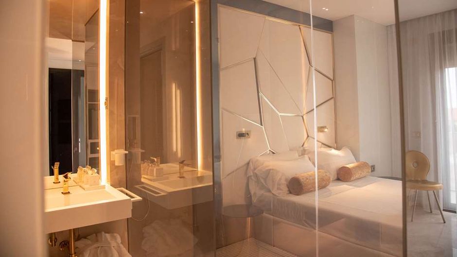 Promenade Hotel Room