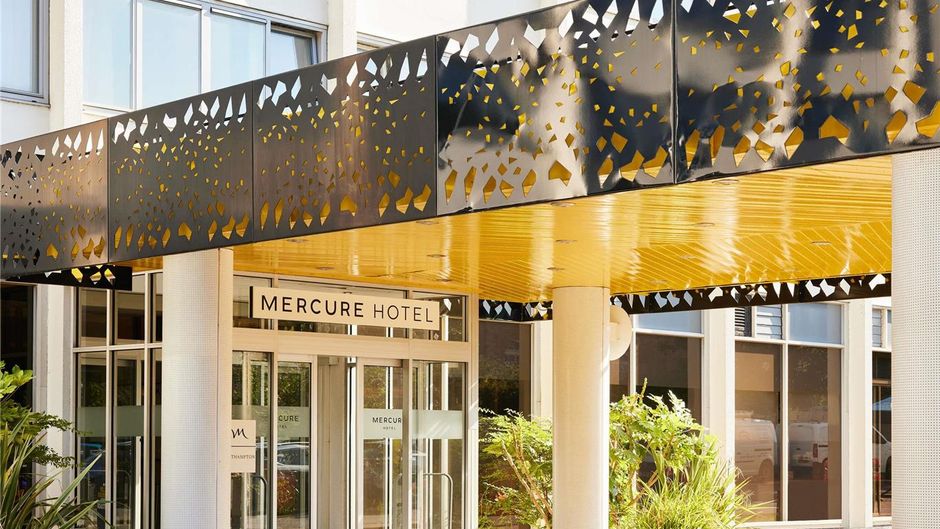 Mercure Northampton Exterior
