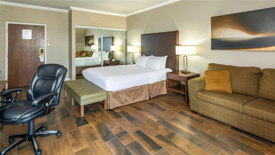 Chateau Cartier Hotel & Resort Gatineau Room
