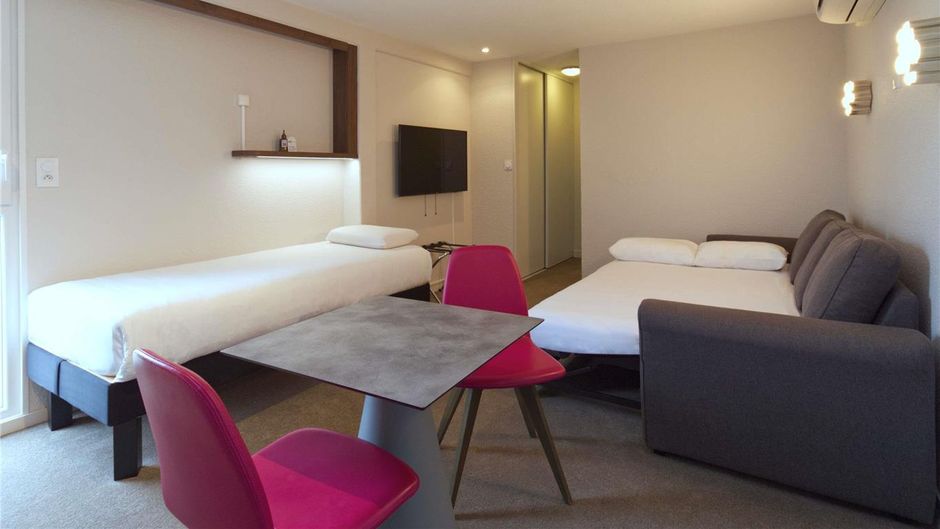 Greet Hotel Dijon Sud Longvic Room