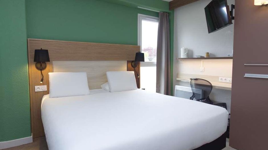Greet Hotel Dijon Sud Longvic Room
