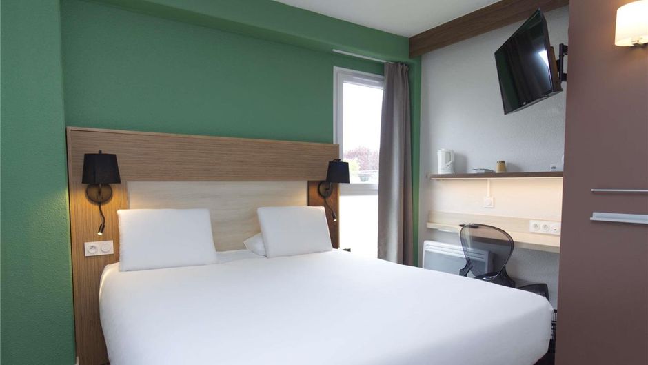 Greet Hotel Dijon Sud Longvic Room