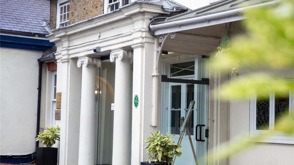 Mercure Thurrock Stifford Hall Exterior