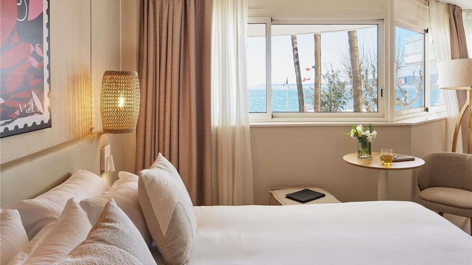 Mercure St Raphael Centre Plage Room