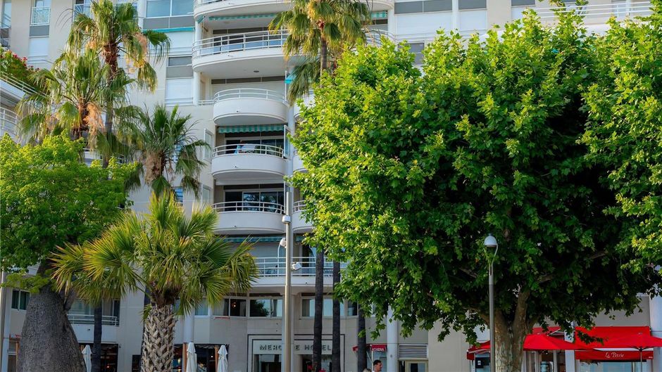 Mercure St Raphael Centre Plage Exterior