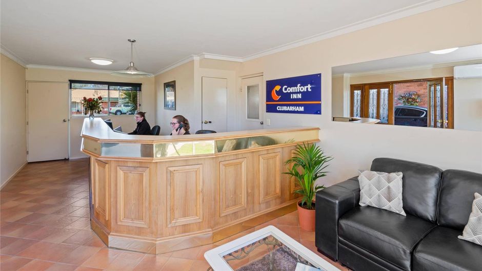 Comfort Inn Clubarham Lobby