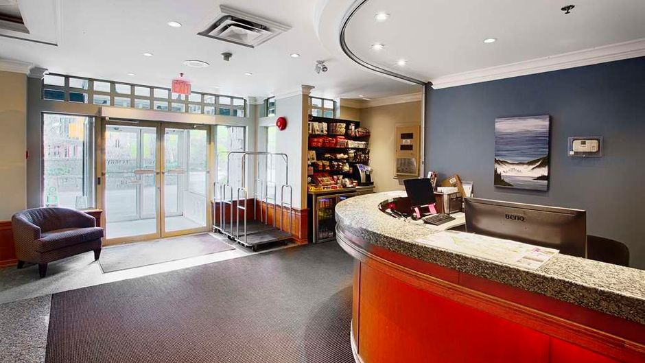 The Pinnacle Hotel Lobby