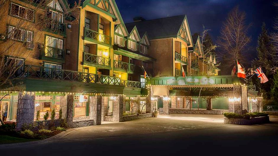 The Pinnacle Hotel Exterior