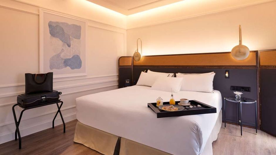 Only You Hotel Valencia Room