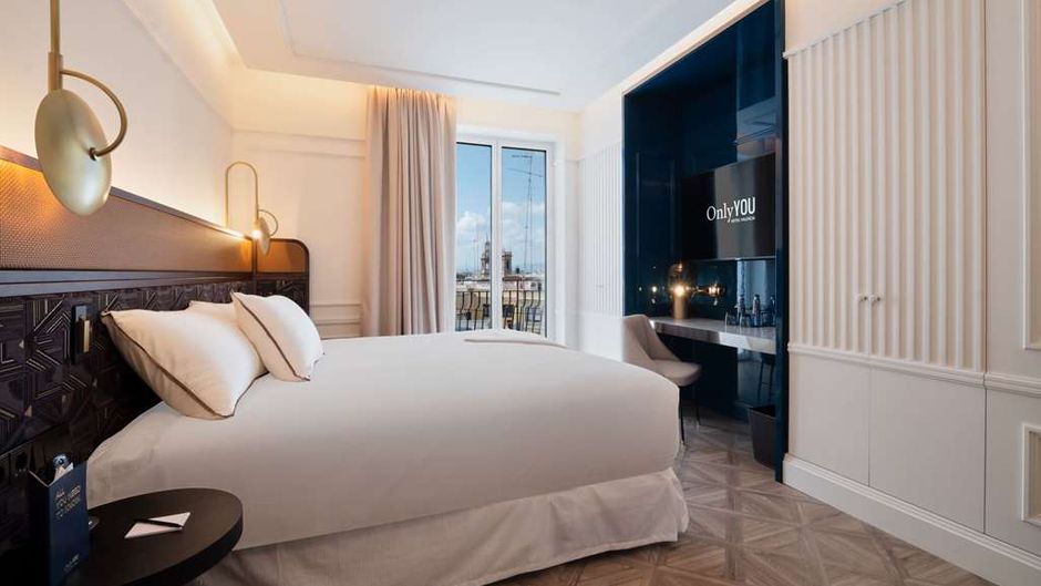 Only You Hotel Valencia Suite