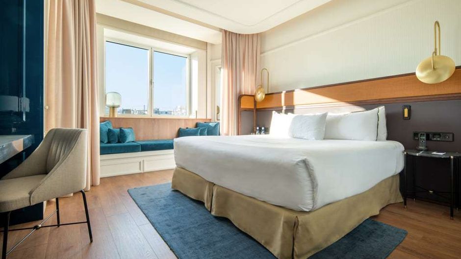 Only You Hotel Valencia Room