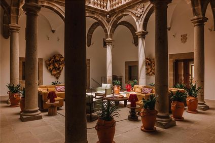Palacio de Godoy by Hilton