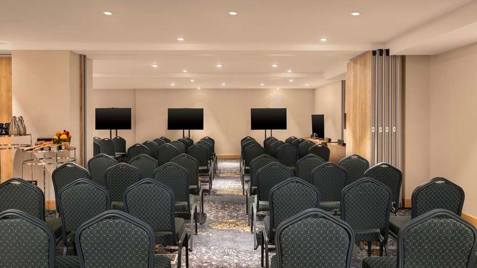 Hilton Garden Inn Baku Meeting