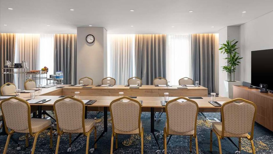Hilton Garden Inn Baku Meeting