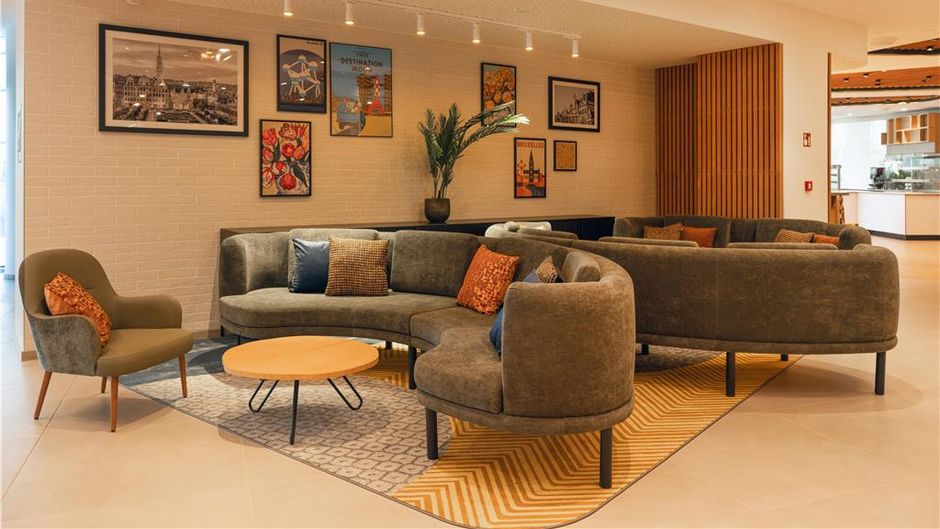 Hilton Garden Inn Brussels Airport Lobby