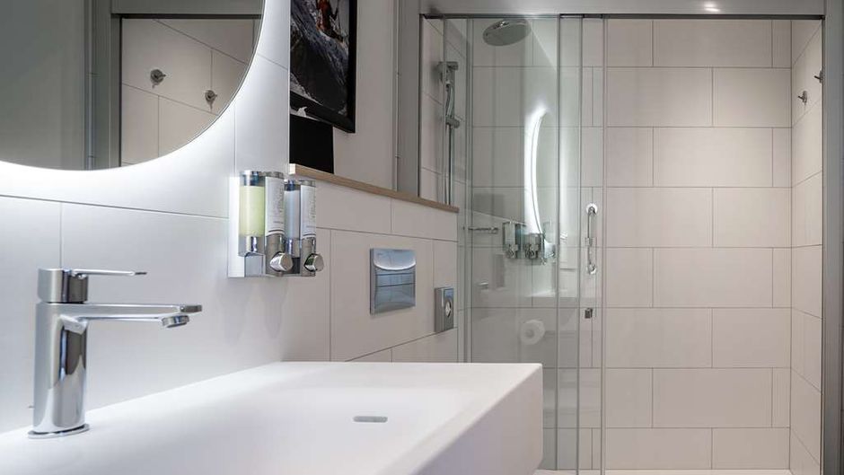 Hampton by Hilton Locarno Room