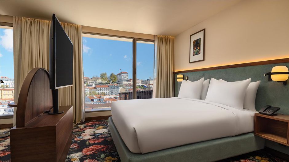 DUO Hotel Lisbon Curio Collection Hilton Room
