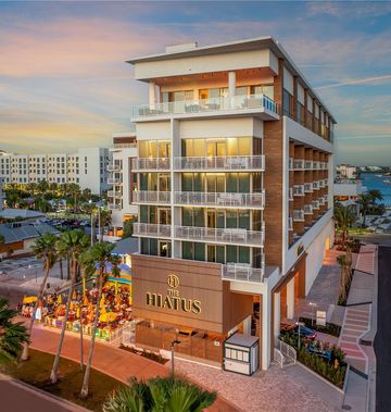 Hiatus Clearwater Beach-Curio Collection