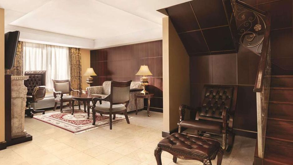 Radisson Toronto Airport West Suite