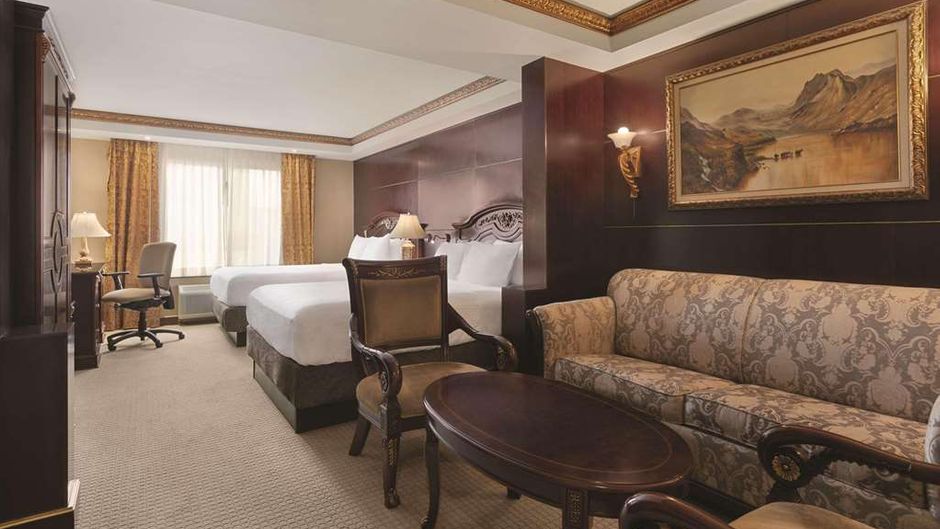 Radisson Toronto Airport West Suite