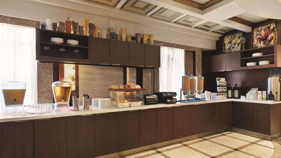 Radisson Toronto Airport West Restaurant