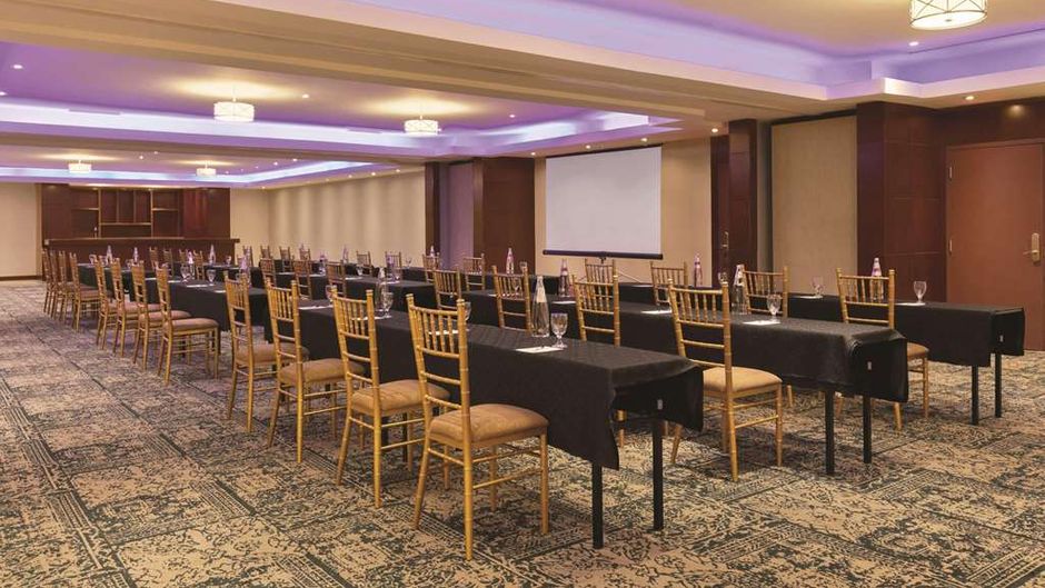 Radisson Toronto Airport West Meeting