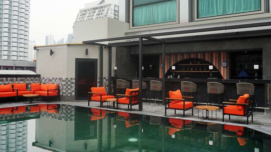 Ramada by Wyndham Bangkok Sukhumvit 11 Pool