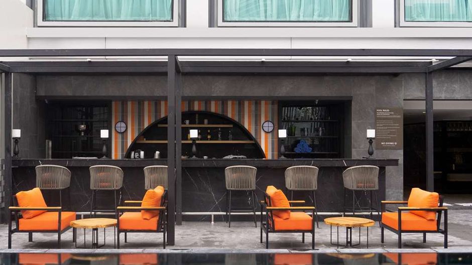 Ramada by Wyndham Bangkok Sukhumvit 11 Pool