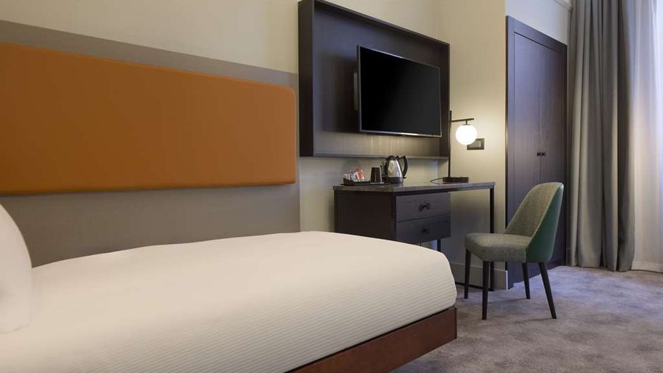 DoubleTree by Hilton Brighton Metropole Room