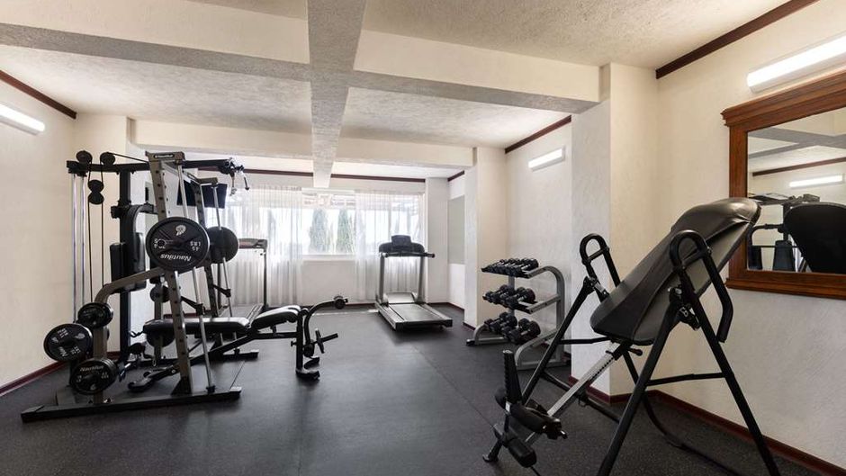 Howard Johnson by Wyndham Toluca Health
