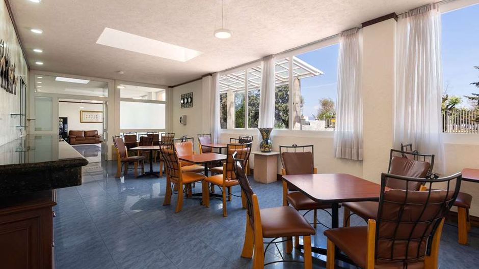 Howard Johnson by Wyndham Toluca Other