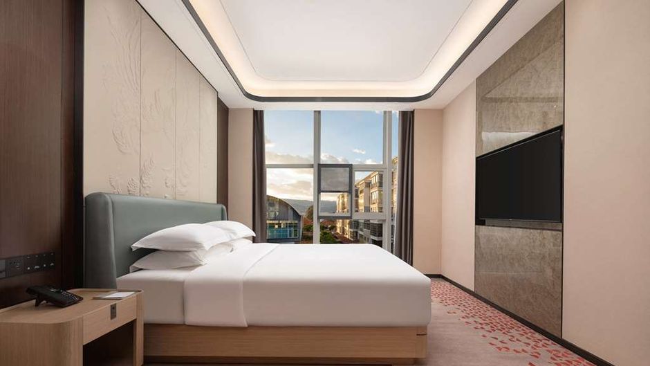 Ramada by Wyndham Honghe Kaiyuan Suite