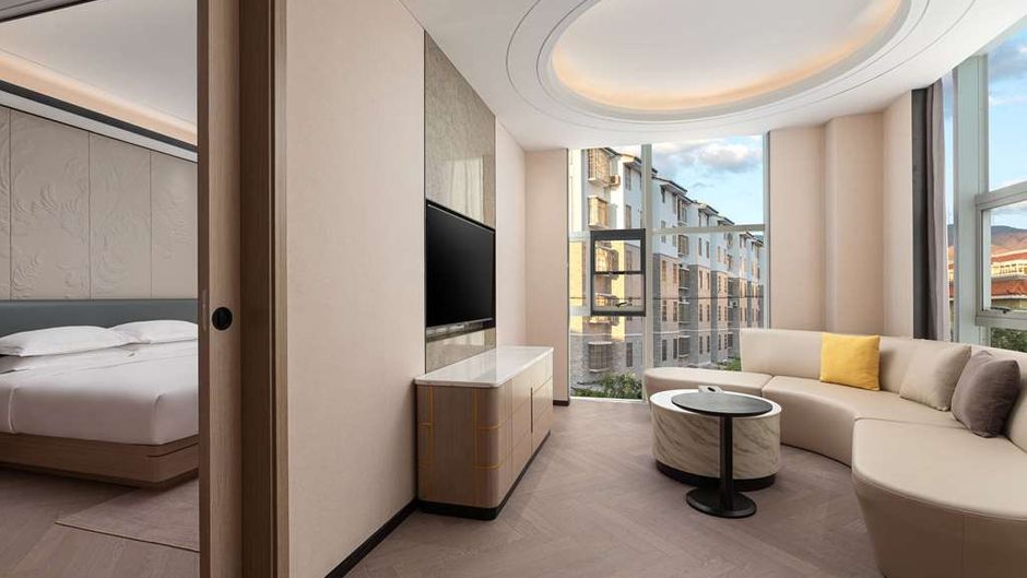Ramada by Wyndham Honghe Kaiyuan Suite