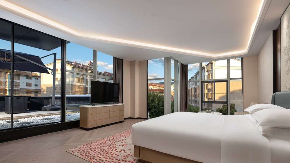 Ramada by Wyndham Honghe Kaiyuan Suite