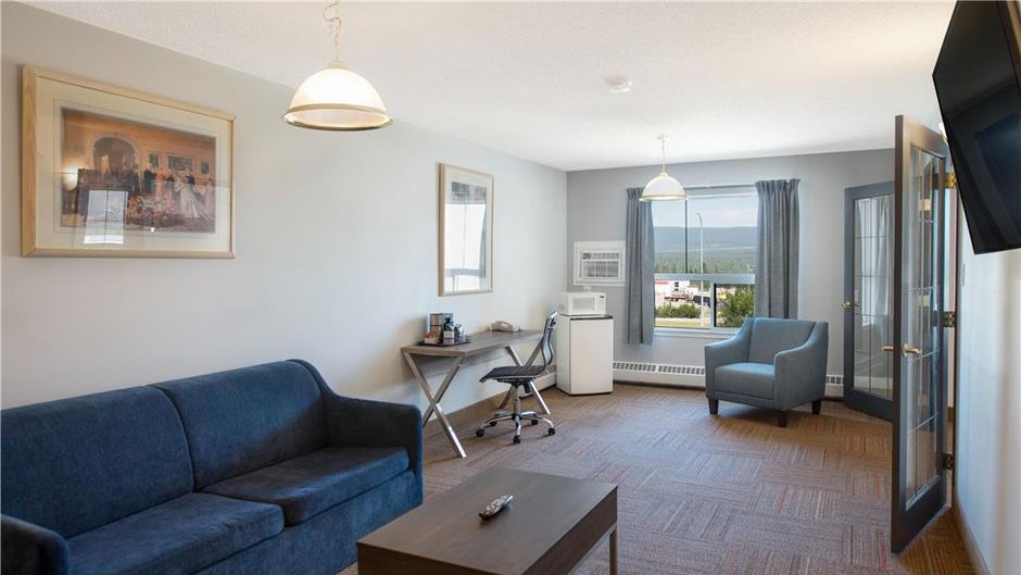 Coast Hinton Hotel Suite